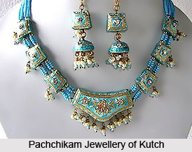 hidden treasures available in select antique boutiques and jewellery houses. pachchikam jewellery