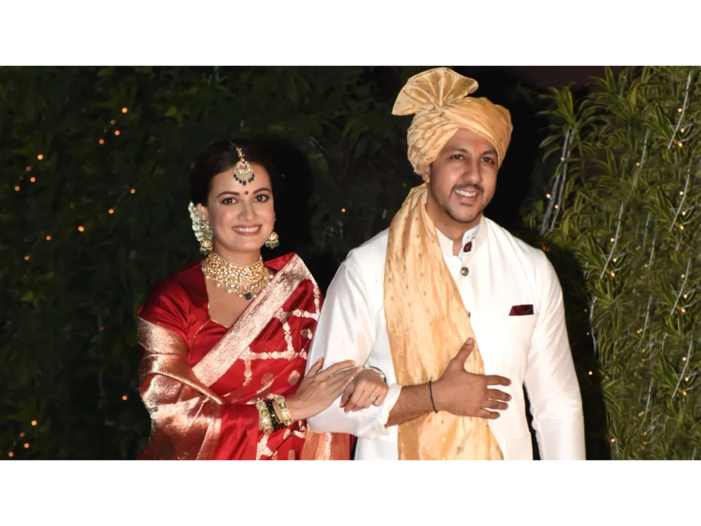 dia mirza wedding bridal sari vaibhav rekhi